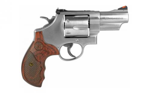 Smith & Wesson 629 Deluxe, Double Action, Metal Frame Revolver, N-Frame, 44 Magnum, 3" Barrel, Stainless Steel, Silver, Wood Grips, Adjustable Sights, 6 Rounds 150715